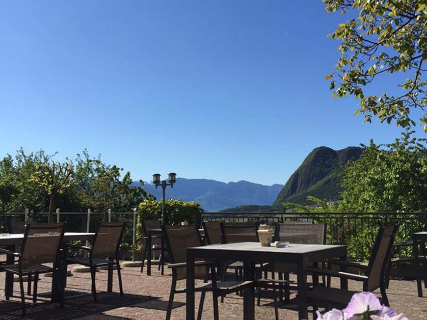 Camere e appartamenti per la vostra vacanza ad Appiano, Alto Adige Camere e appartamenti per la vostra vacanza ad Appiano, Alto Adige