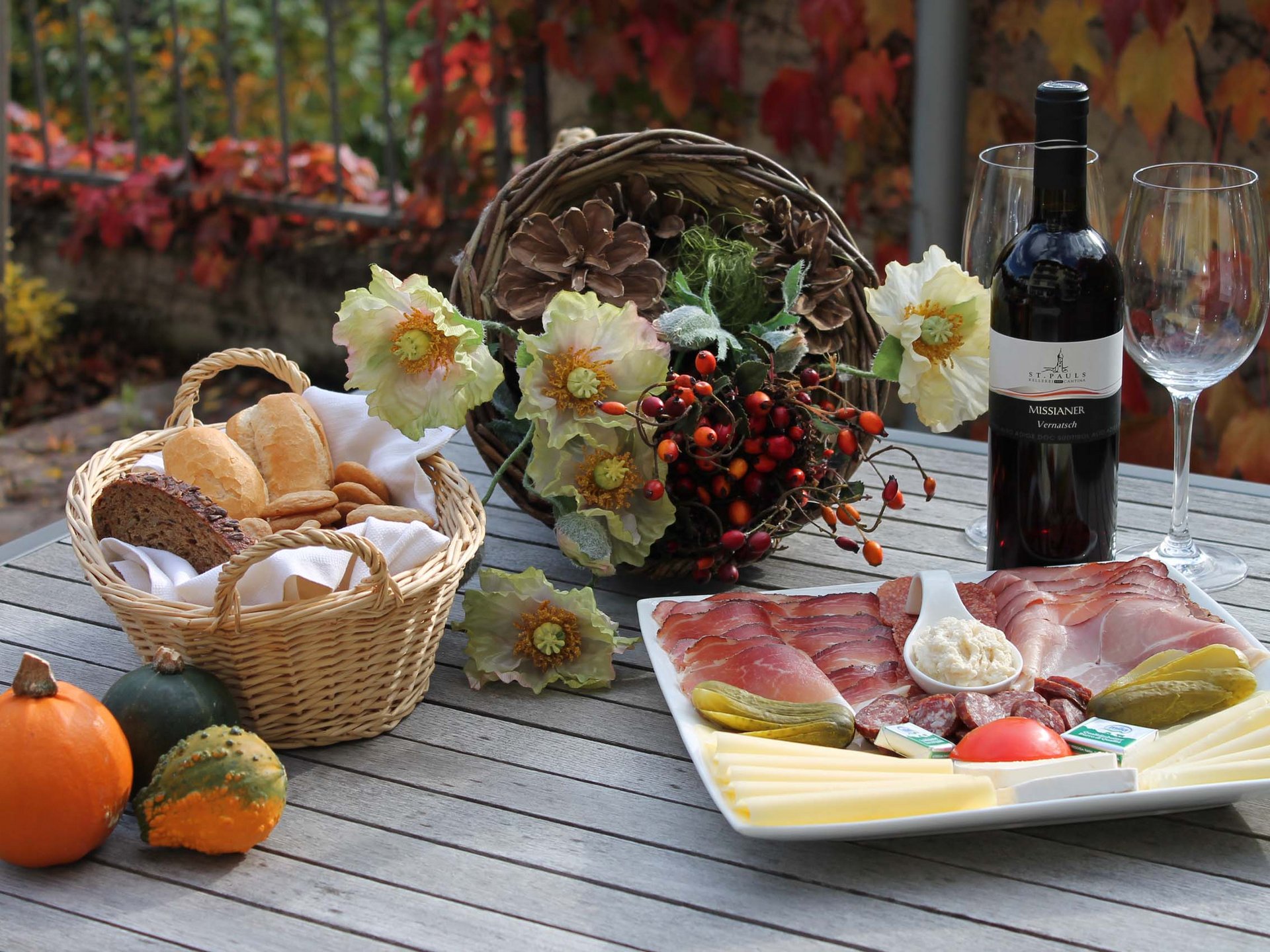 Camere e appartamenti per la vostra vacanza ad Appiano, Alto Adige Camere e appartamenti per la vostra vacanza ad Appiano, Alto Adige